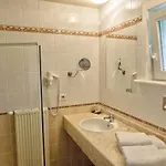 Du Vieux Cedre, Enghien-belgique Hotel 4*