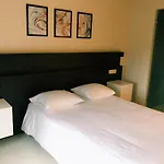 Du Vieux Cedre, Enghien-belgique Hotel