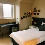 Du Vieux Cedre, Enghien-belgique Otel 4*