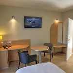 Hotel Du Vieux Cedre, Enghien-belgique 4*