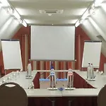 Hotel Du Vieux Cedre, Enghien-belgique 4*