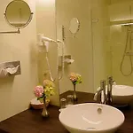 Du Vieux Cedre, Enghien-belgique Hotel 4*