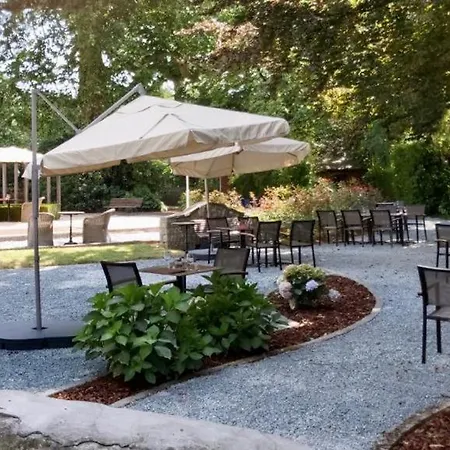 Hotel Du Vieux Cedre, Enghien-belgique 4*