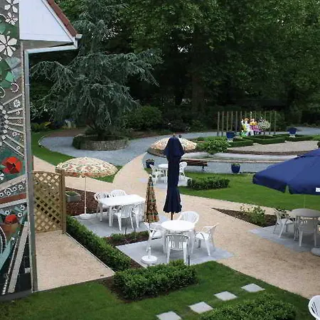 Hotel Du Vieux Cedre, Enghien-belgique 4*