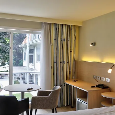 Du Vieux Cedre, Enghien-belgique