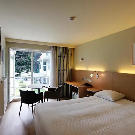 Du Vieux Cedre, Enghien-belgique ホテル 4*