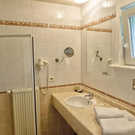 Du Vieux Cedre, Enghien-belgique Hotel 4*