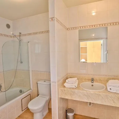 Du Vieux Cedre, Enghien-belgique 4*