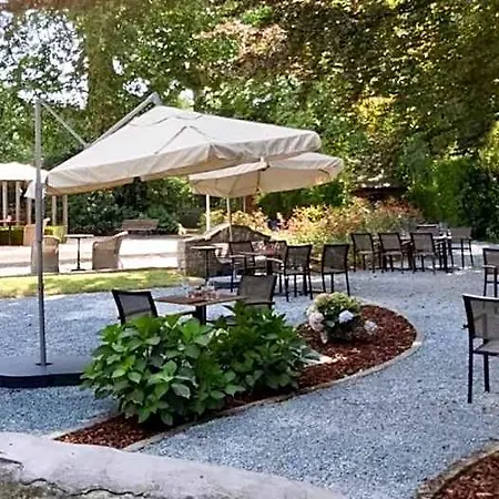 Du Vieux Cedre, Enghien-belgique מלון 4*