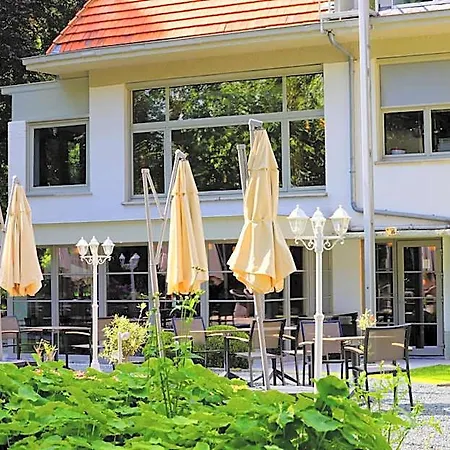 Du Vieux Cedre, Enghien-belgique מלון 4*
