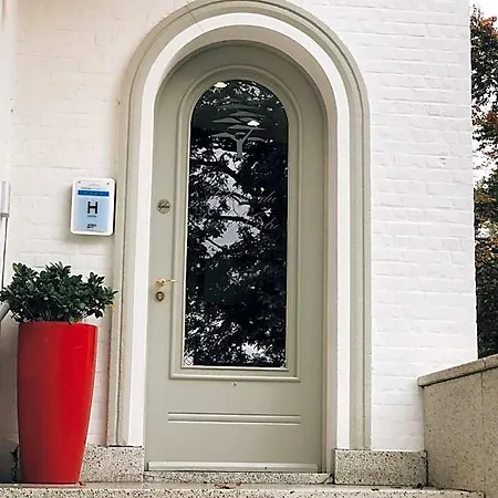 Du Vieux Cedre, Enghien-belgique מלון אנגהיין