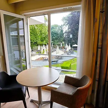 מלון Du Vieux Cedre, Enghien-belgique