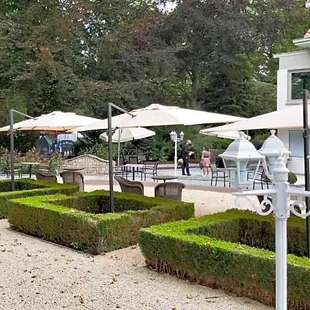 Du Vieux Cedre, Enghien-belgique מלון