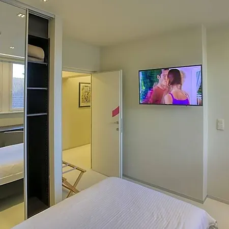Du Vieux Cedre, Enghien-belgique 4* אנגהיין