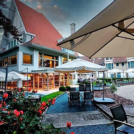 Du Vieux Cedre, Enghien-belgique מלון 4*