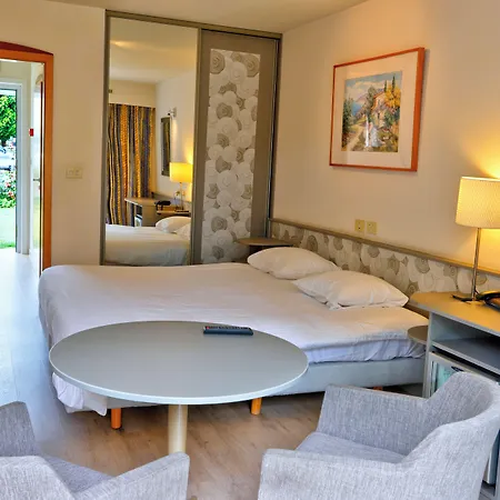 Du Vieux Cedre, Enghien-belgique 4*