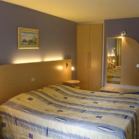 Du Vieux Cedre, Enghien-belgique Enghien