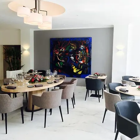 Du Vieux Cedre, Enghien-belgique 4*