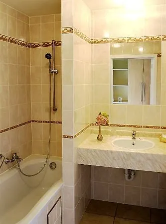 Du Vieux Cedre, Enghien-belgique