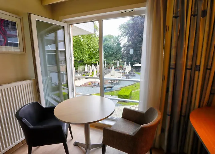 Du Vieux Cedre, Enghien-belgique Hotel