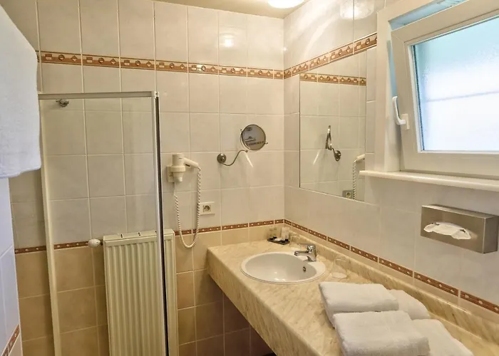 Du Vieux Cedre, Enghien-belgique Hotel 4*