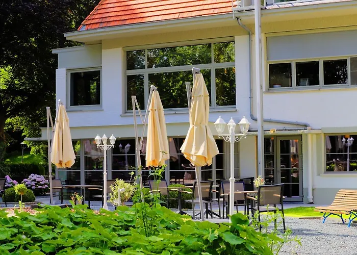 Du Vieux Cedre, Enghien-belgique 4*