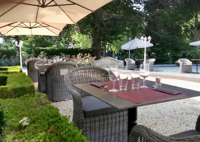 Du Vieux Cedre, Enghien-belgique Hotel