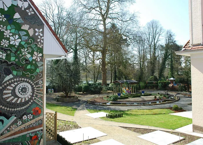 Du Vieux Cedre, Enghien-belgique 4*