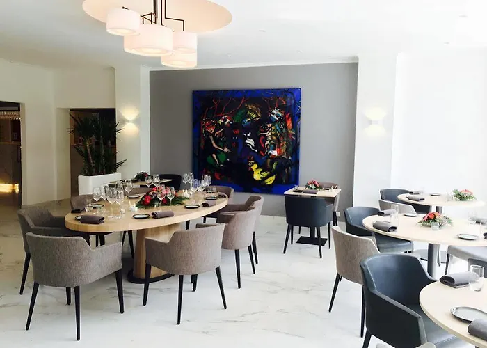 Du Vieux Cedre, Enghien-belgique 4*