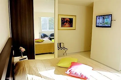 Du Vieux Cedre, Enghien-belgique Hotel